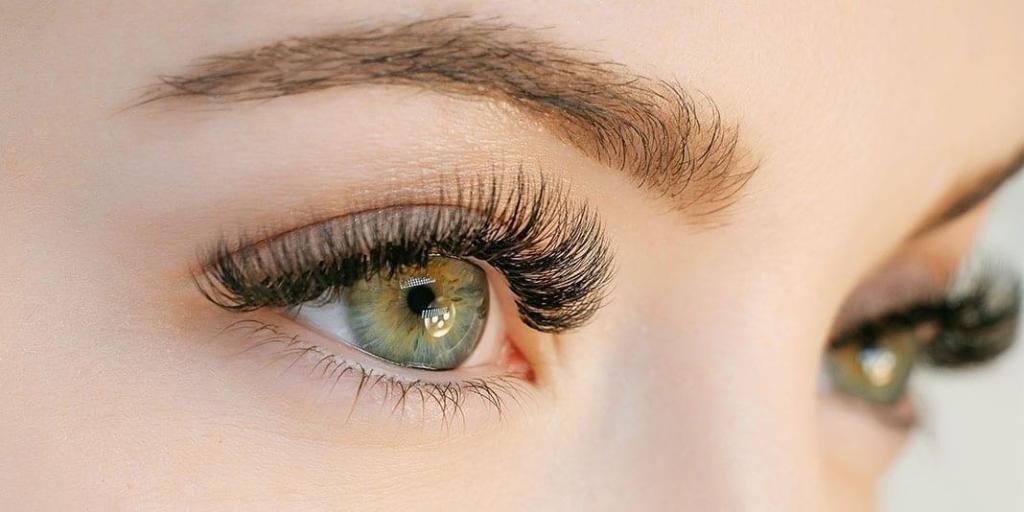 Grow Long and Thick Eyelashes Using Careprost Eyelash&nbsp;Serum